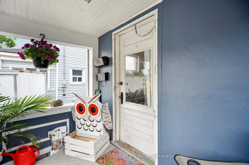 5042 Ontario Ave, Niagara Falls, L2E 3R9 | Image 2