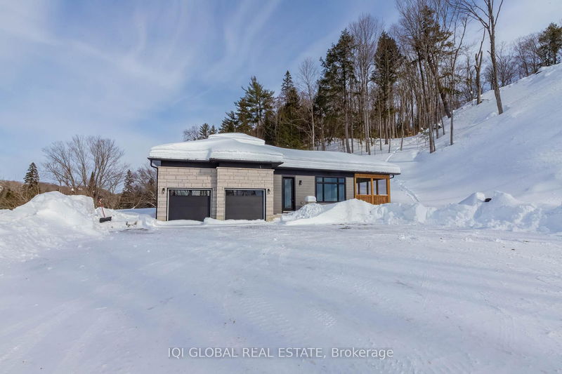 Unit 48 — 1055 Greensview Dr, Lake of Bays - Franklin image-0-0