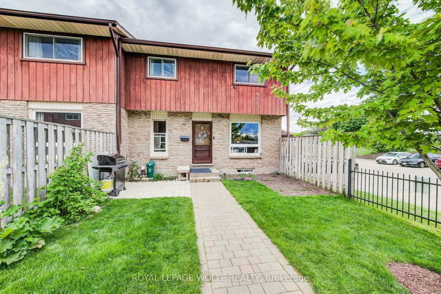 2 - 249 Cedarbrae Avenue