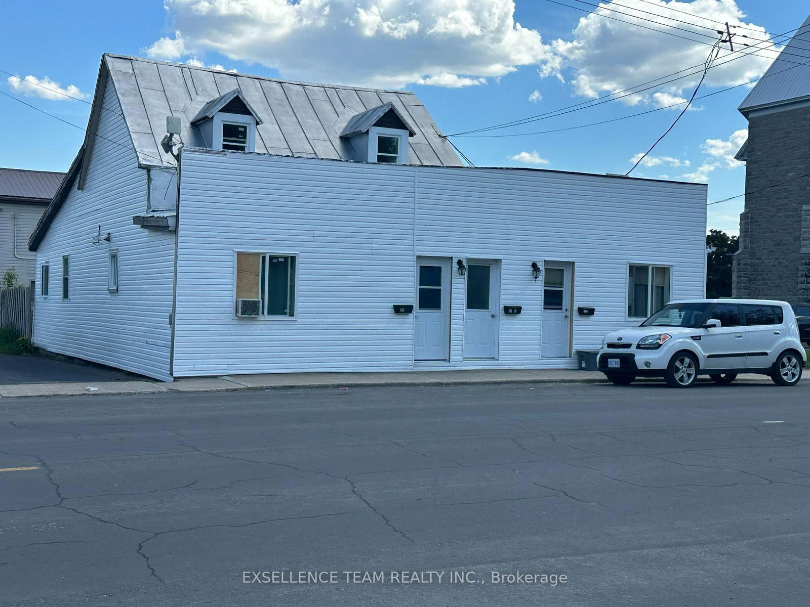 Semi-Detached House for sale at 28 Lochiel Street, North Glengarry, Alexandria, K0C 1A0 - MLS: X12178032