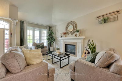 491 Alan Cres, Woodstock - South image-0-4