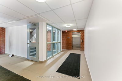 Unit 102 — 580 Armstrong Rd, Kingston - East Gardiners Rd image-0-3
