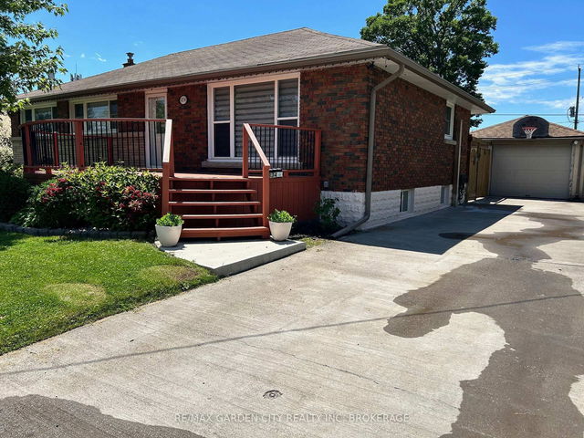 LOWER - 834 DAVID Street