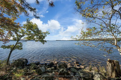 Unit 2 — 1002 Montgomery Point Rd, Lake of Bays - Franklin image-0-4