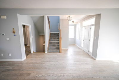 900 Downing Dr, Woodstock - North image-0-1