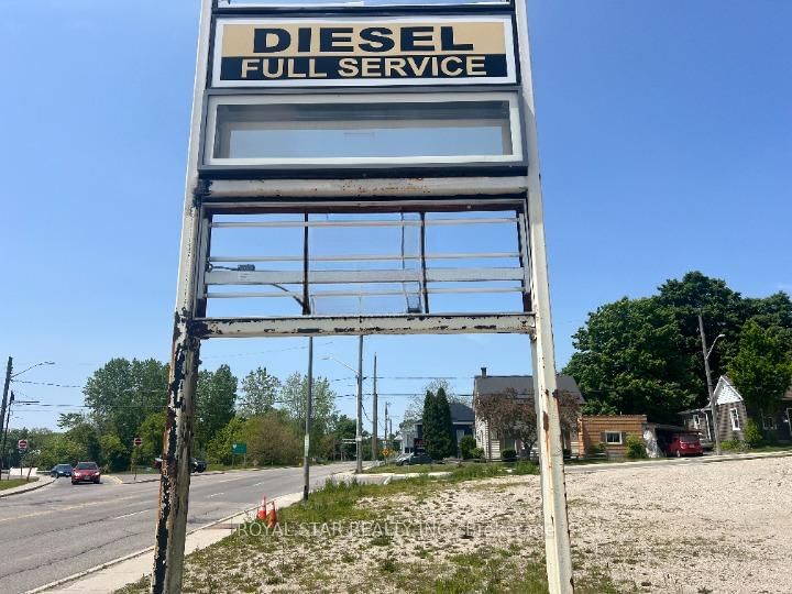 201 Dundas St, Woodstock, N4S 1B2 | Image 2