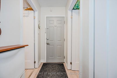 51 Fairview Ave, Hamilton - Crown Point image-0-3
