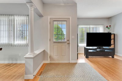693 Southwood Way, Woodstock - South image-0-2