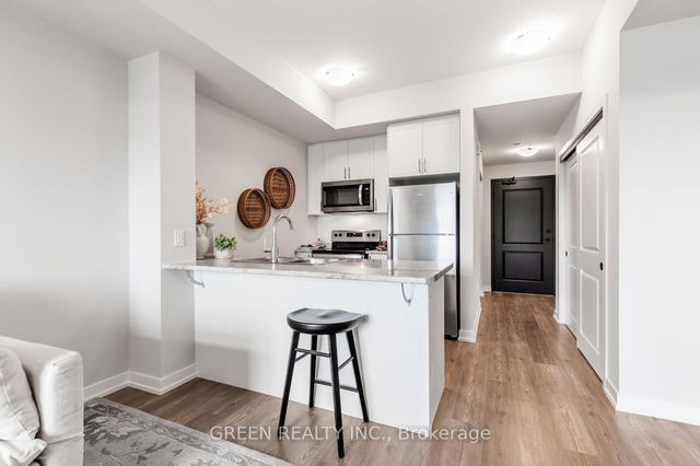 1301 - 870 Queenston Road
