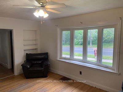 724 Fairbairn St, Peterborough North - 1 South image-0-1