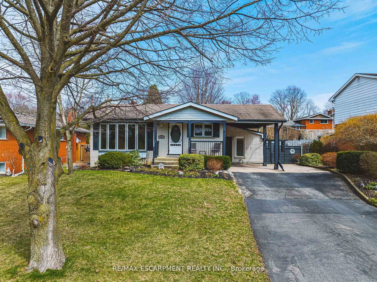 Detached House for sale at 43 Holden Avenue, Norfolk, Simcoe, N3Y 4E4 - MLS: X12179478