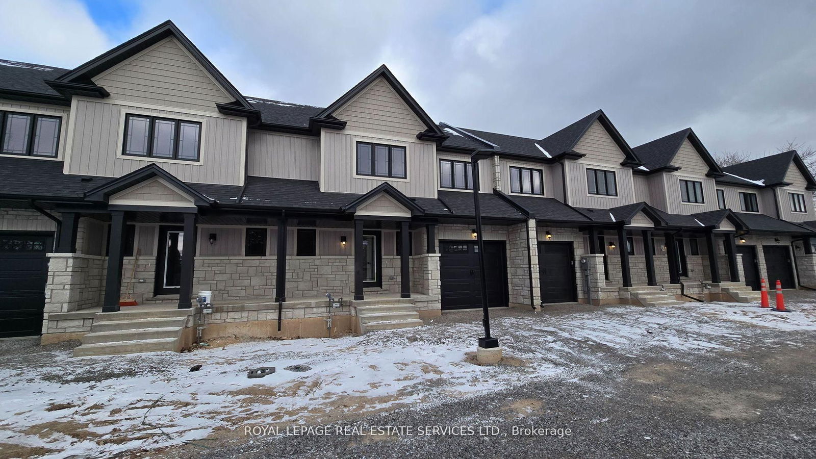 Townhouse for lease at 1-6894 Garner Road, Niagara Falls, L2E 6S5 - MLS: X12179577