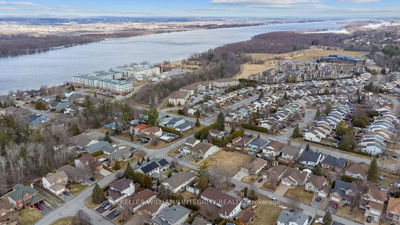 924 Beauchamp Ave, Orleans - Hiawatha Park/Convent Glen image-0-1