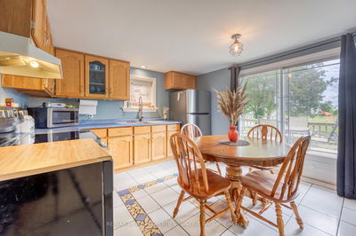 2274 Jackson Rd, Sarnia - Sarnia image-0-4