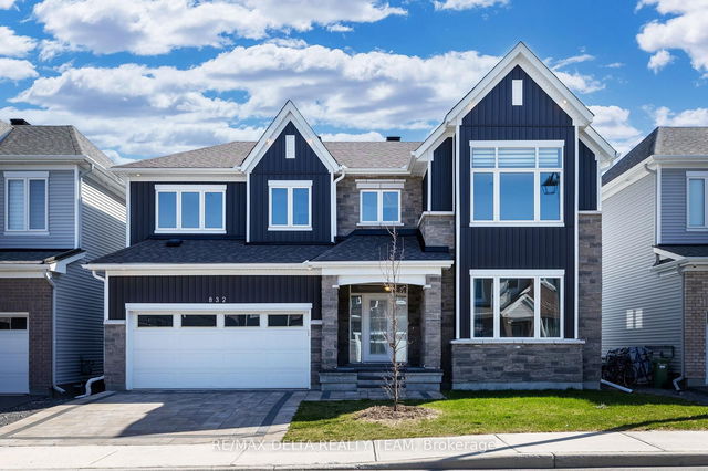 832 MERCIER Crescent