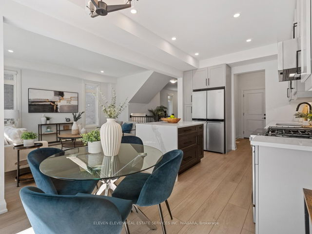 4552 Portage Road