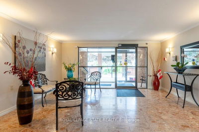 Unit 220 — 150 Wilson St, Hamilton - Ancaster image-0-1