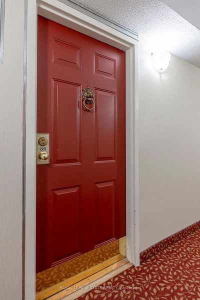 Unit 220 — 150 Wilson St, Hamilton - Ancaster image-0-4