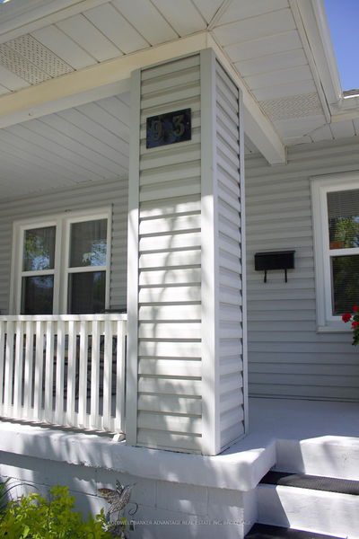 93 Garner Ave, Welland - Welland Downtown image-0-2