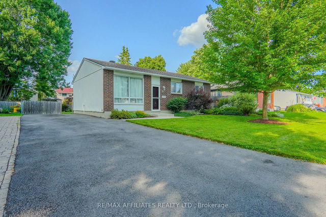 17 Uxbridge Crescent