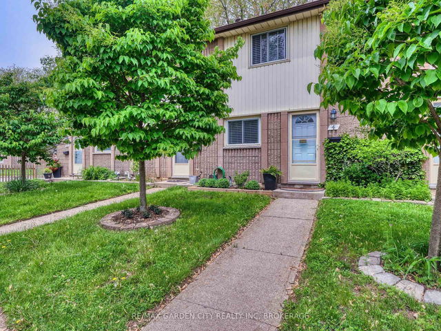 4 - 25 Linfield Drive