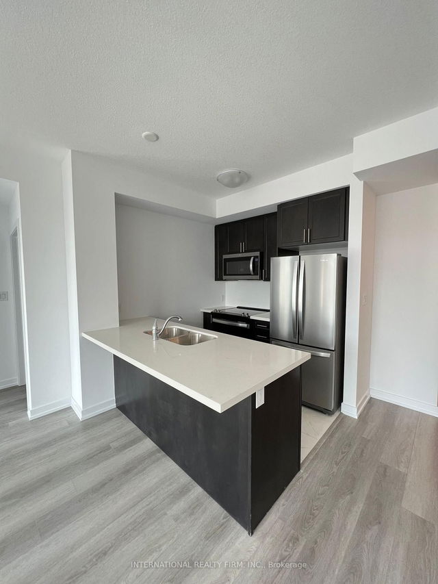 305 - 460 Dundas St Street