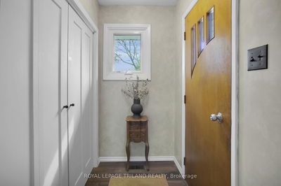 212 West St, Central Elgin - Belmont image-0-4