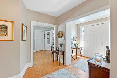 27 Cochrane Dr, Brockville - Brockville image-0-4