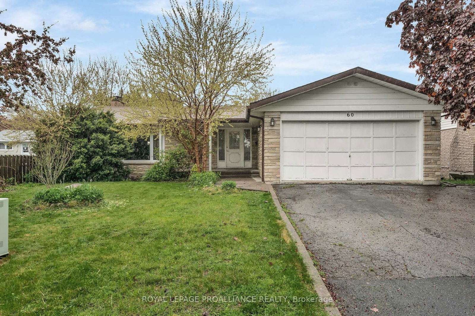 Detached House for sale at 60 O'neil Crescent, Quinte West, Trenton Ward, K8V 5Y6 - MLS: X12180780