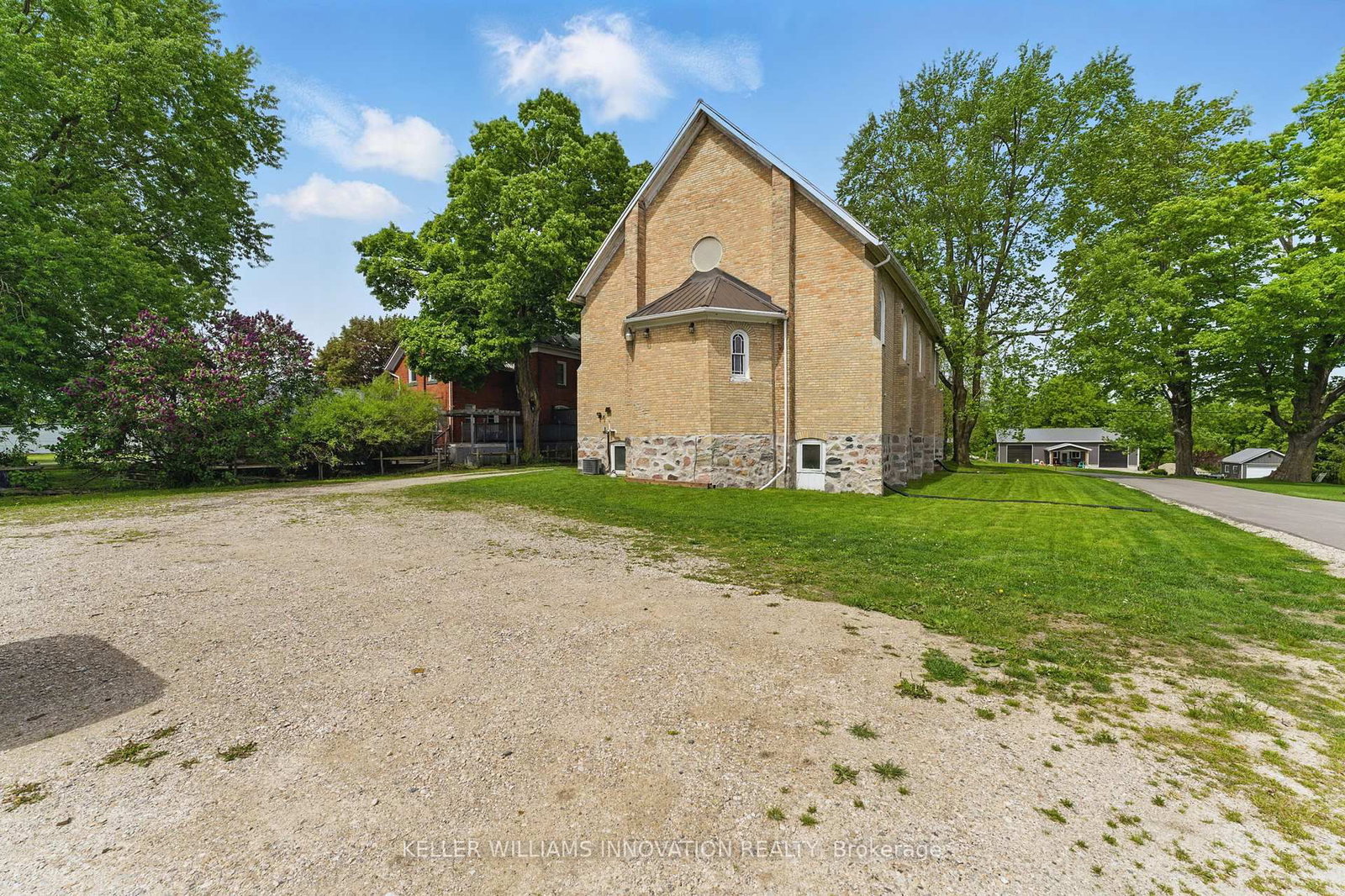 Listing Image 7