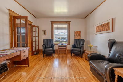 214 Worthington St, North Bay - Central image-0-4