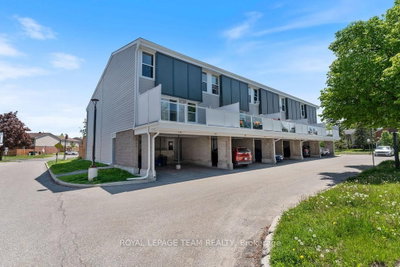 Townhouse sold at 175-825 Cahill Drive, Ottawa, Ontario, K1V 9N7 - Hunt Club - MLS: X12181332
