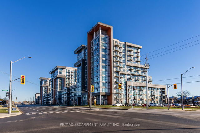 427 - 470 DUNDAS Street