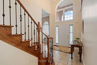 42 Vinifera Dr, Grimsby - Grimsby East image-0-3