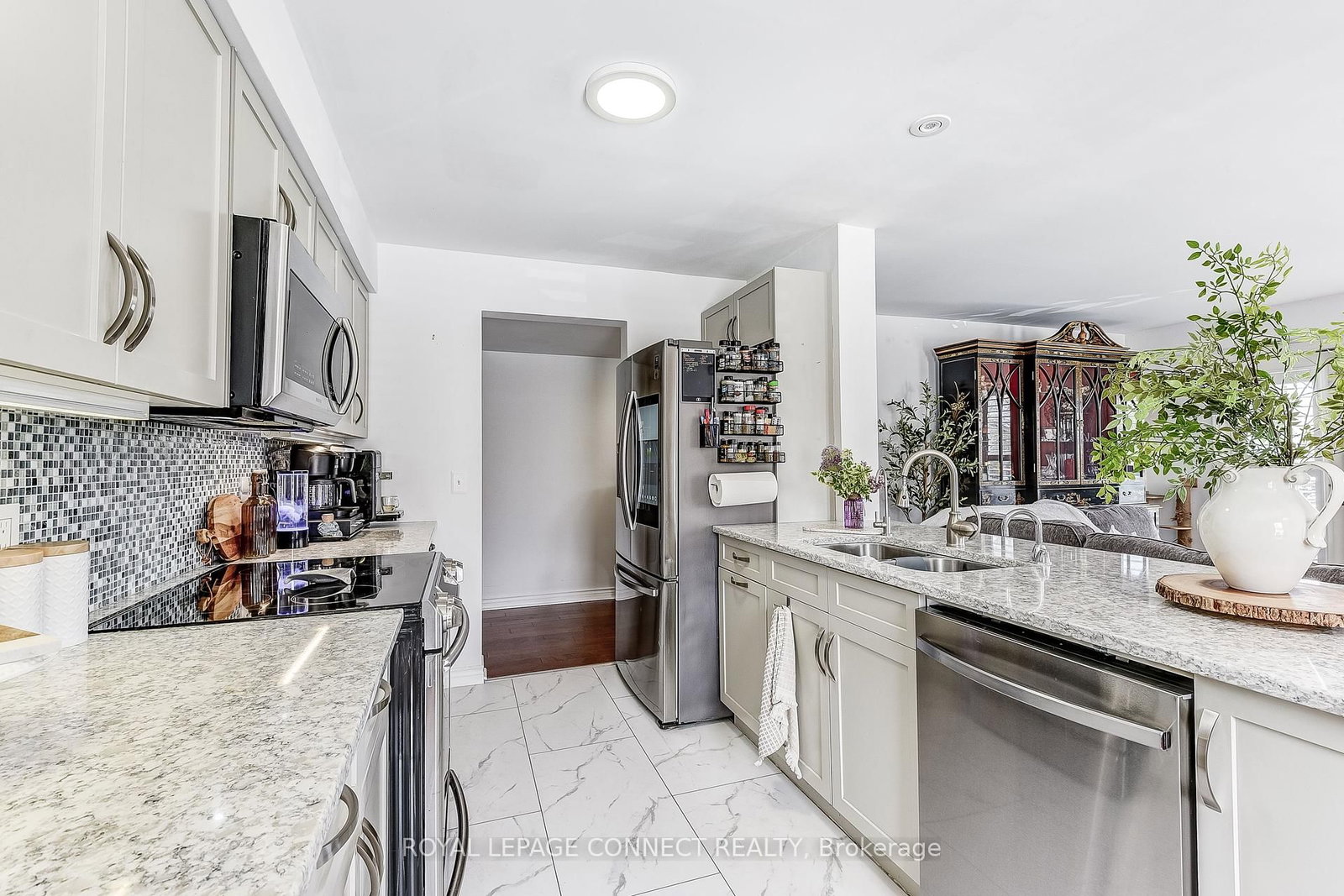 Listing Image 16