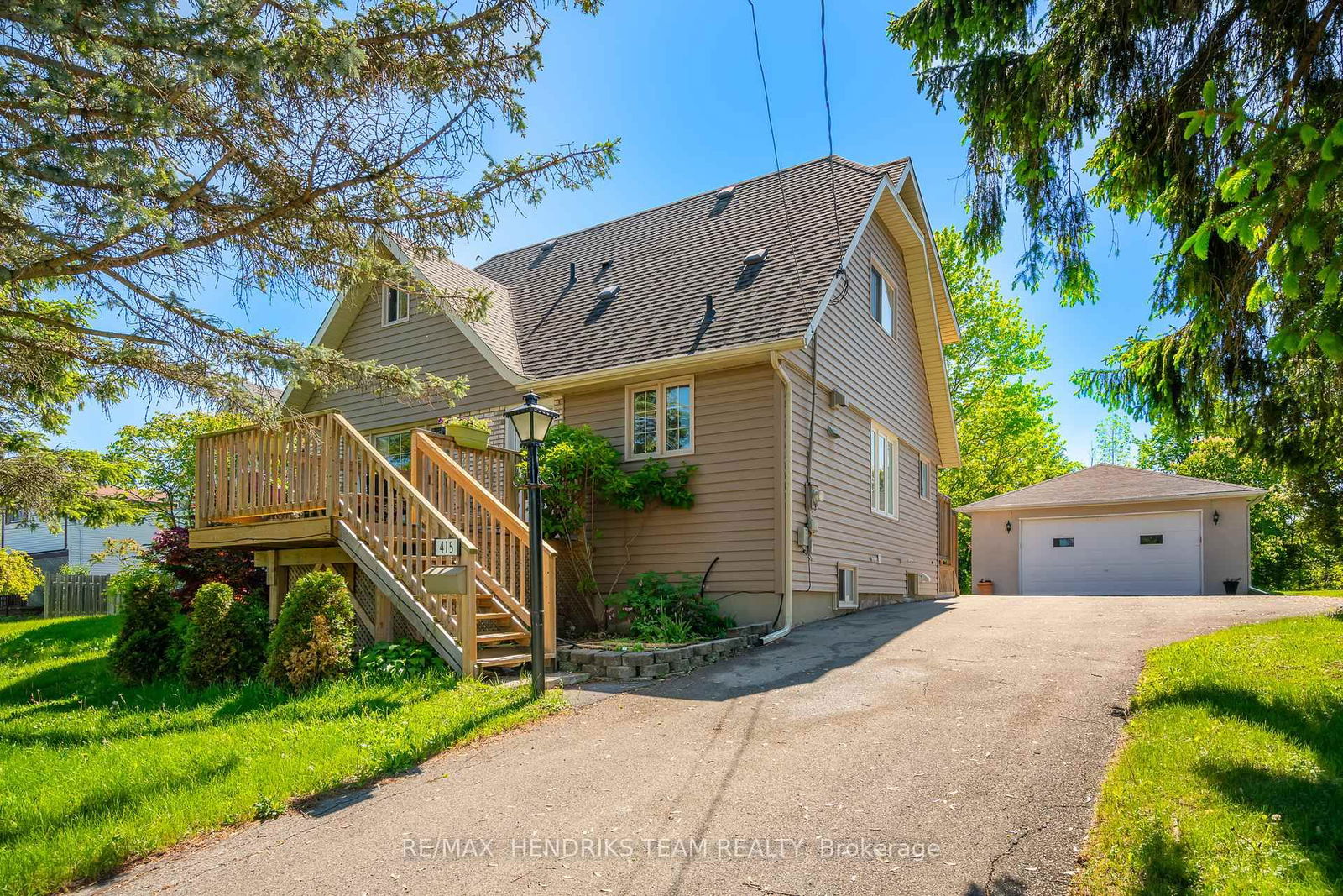 Detached House for sale at 415 RIVERSIDE Drive, Welland, Broadway, L3C 5E8 - MLS: X12182084