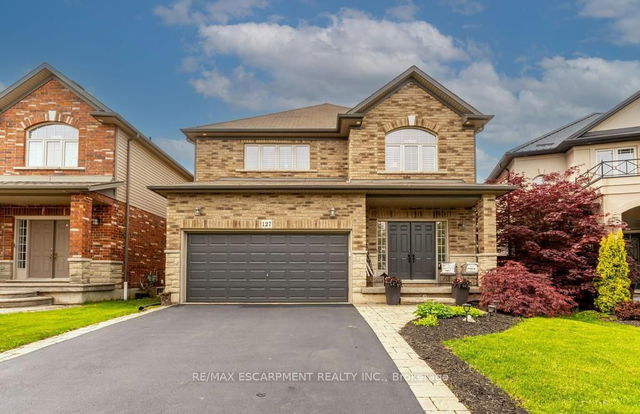 127 Garinger Crescent