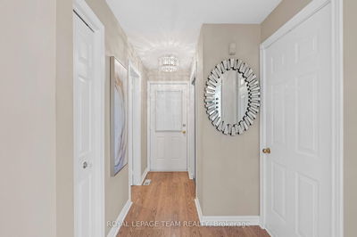23 Glacier St, Ottawa - Barrhaven - On the Green image-0-3