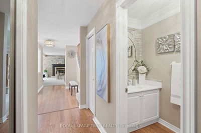 23 Glacier St, Ottawa - Barrhaven - On the Green image-0-4