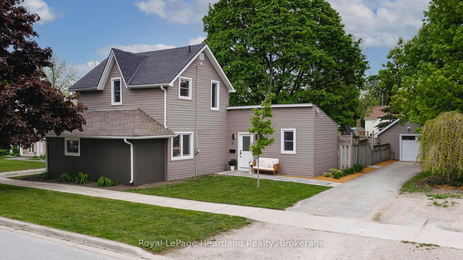 Detached House for sale at 137 Palmerston Street, Goderich, Goderich (Town), N7A 3E7 - MLS: X12182676