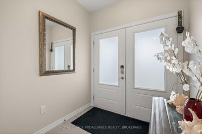 16 Park Cres, Loyalist - Amherstview image-0-3