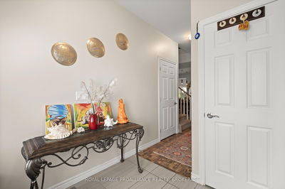 16 Park Cres, Loyalist - Amherstview image-0-4