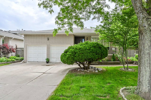 30 Goldcrest Drive