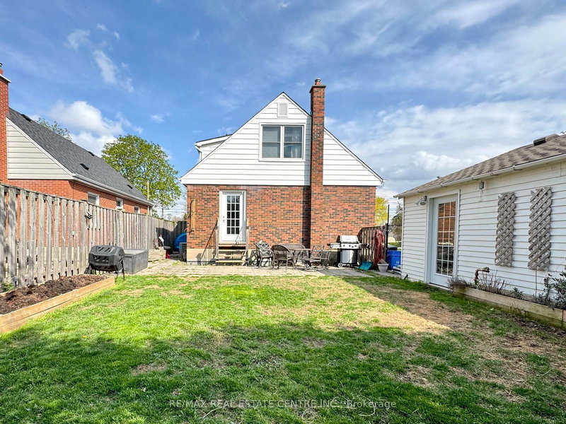 342 East 17th St, Hamilton, L9A 4M8 | Image 2