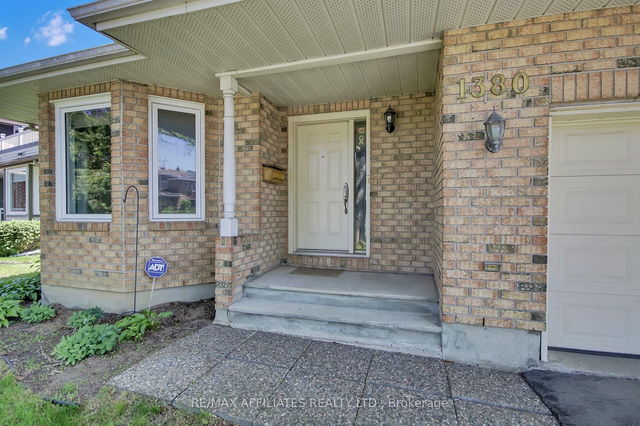 1380 Norview Crescent