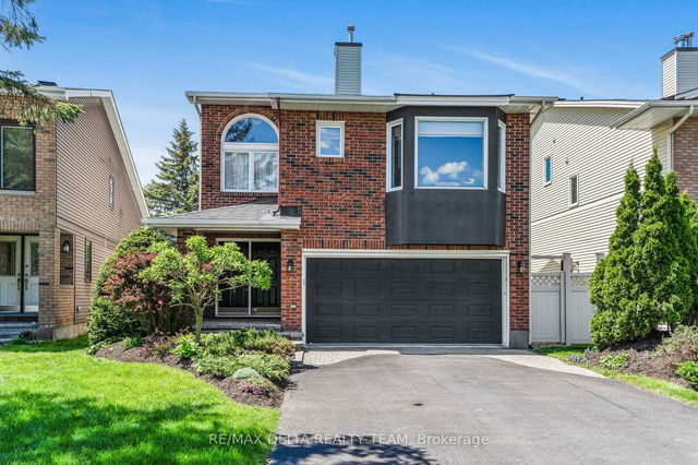 1389 Norview Crescent