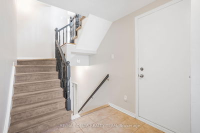 1387 Beaucourt Pl, Ottawa - Fallingbrook/Ridgemount image-0-3