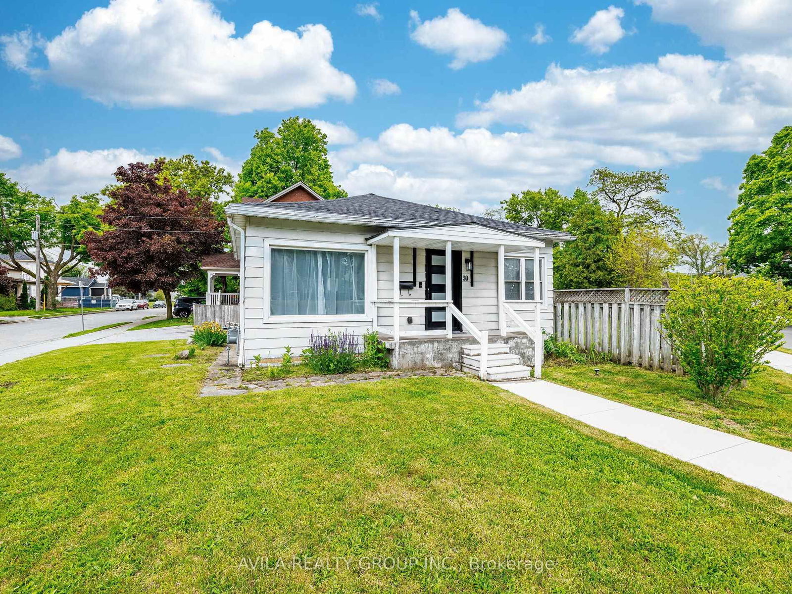 Listing photo 1