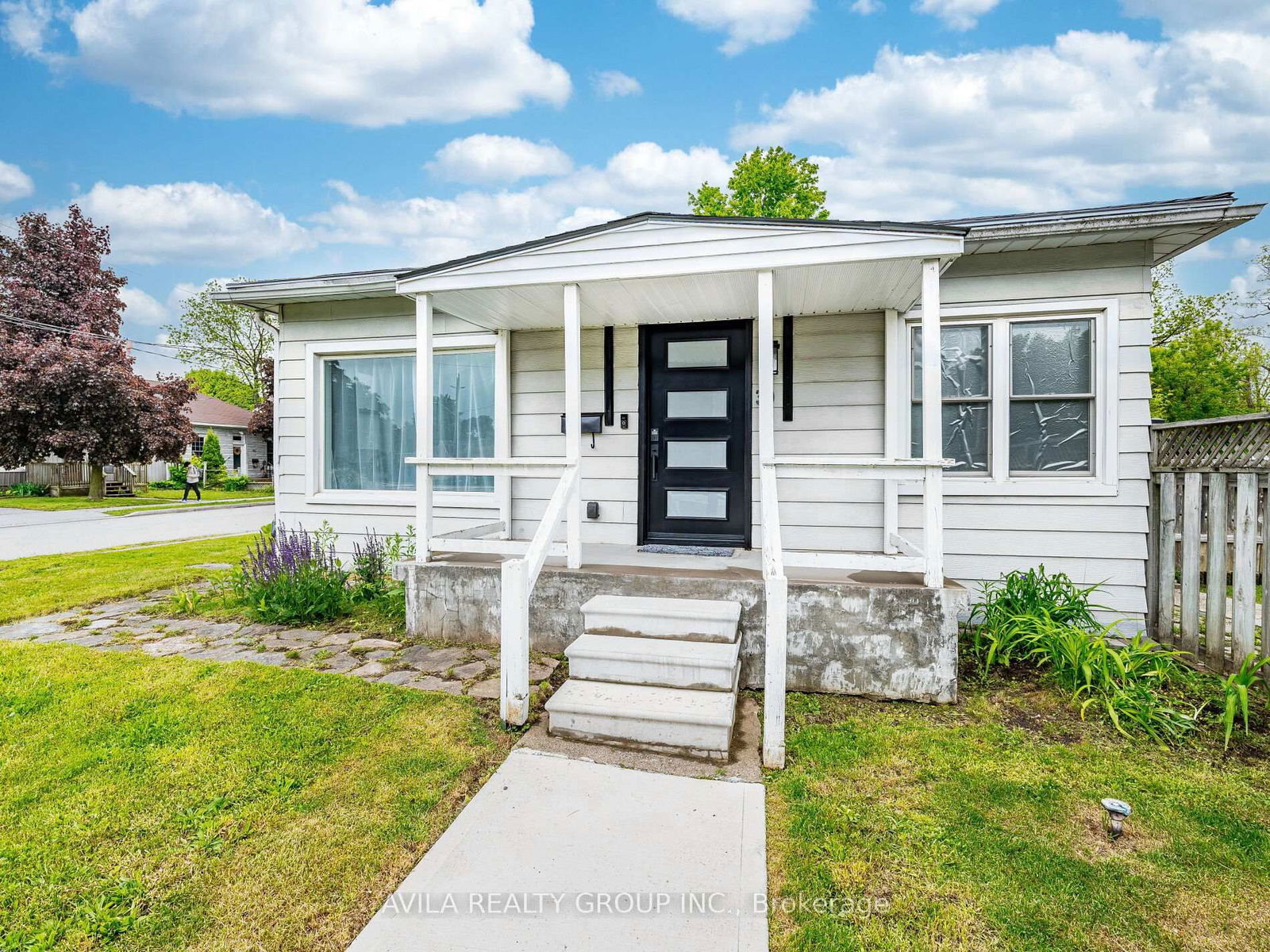 Listing photo 3