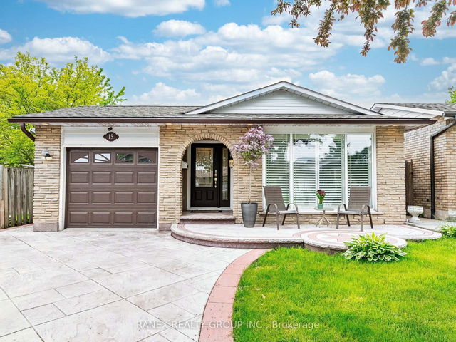 15 Fiona Crescent